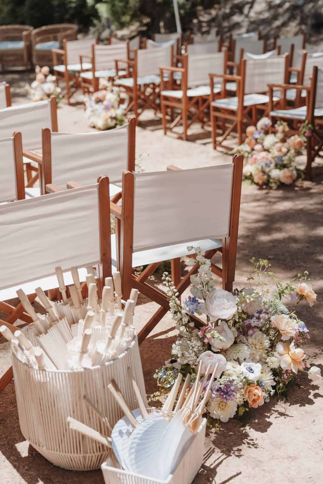 Hochzeitssetting unter freiem Himmel im Rahmen einer Full-Service Hochzeitsplanung