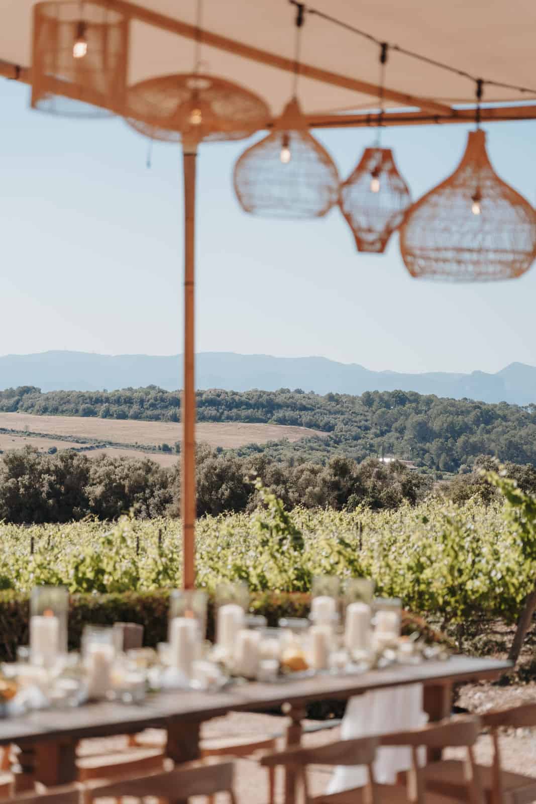 Stimmungsvolle Event-Atmosphäre einer Hochzeit an besonderer Location – geplant von einem Full-Service Hochzeitsplaner.