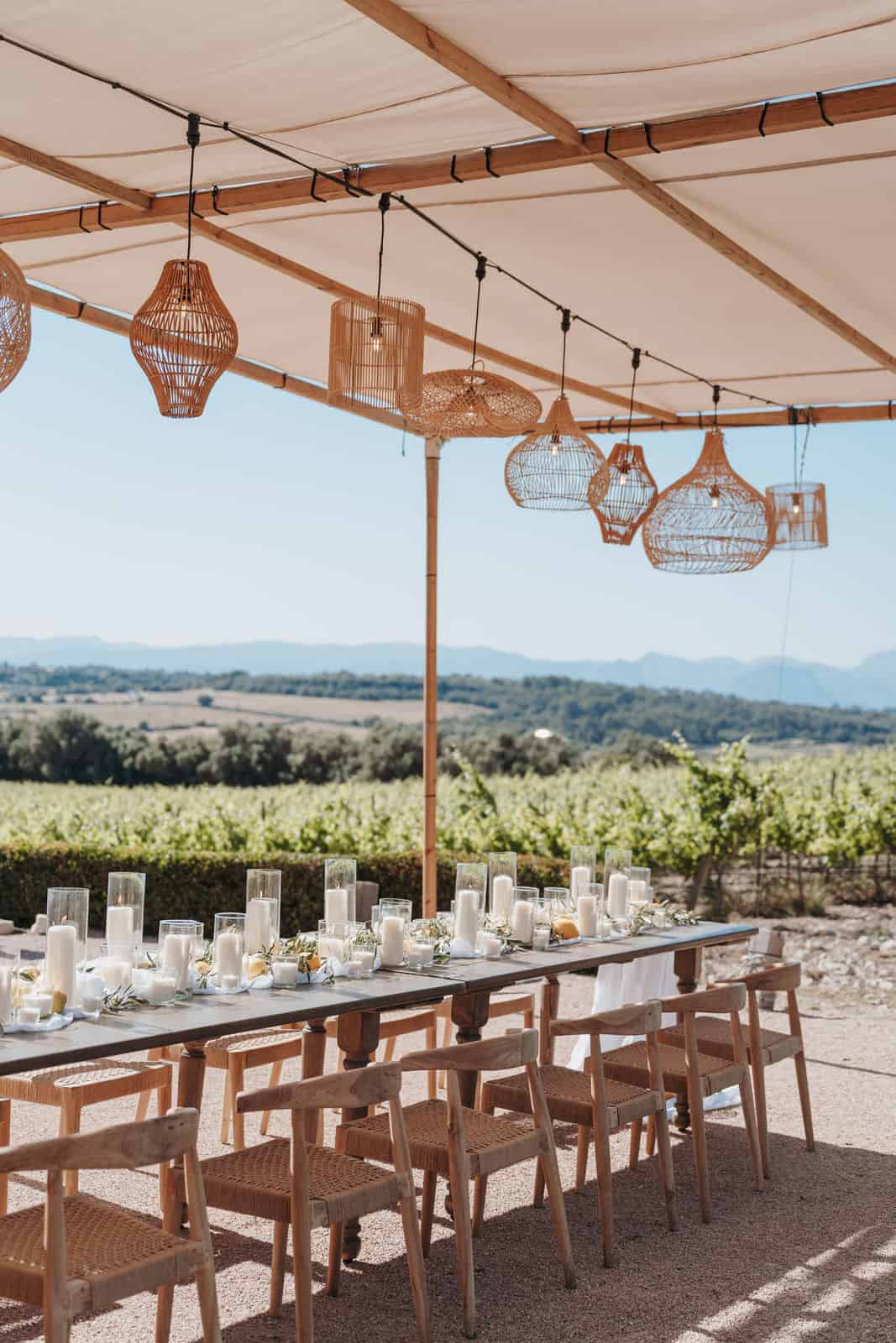 Dinner-Tafel einer Luxus Outdoor Hochzeit – Wedding Planning von Hey Happy Day